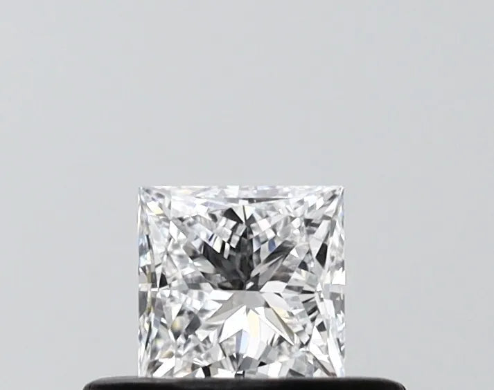 0.32ct Princess Lab Grown Diamond (Colour D, Clarity VVS1, IGI Certified)