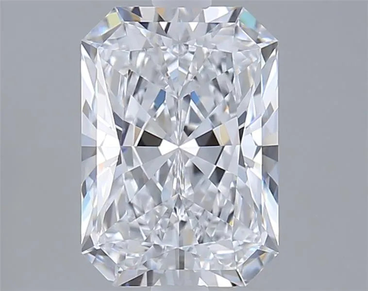 2.57ct Radiant Lab Grown Diamond (Colour E, Clarity VVS1, IGI Certified)
