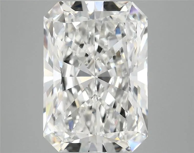4.39ct Radiant Lab Grown Diamond (Colour E, Clarity VVS2, IGI Certified)
