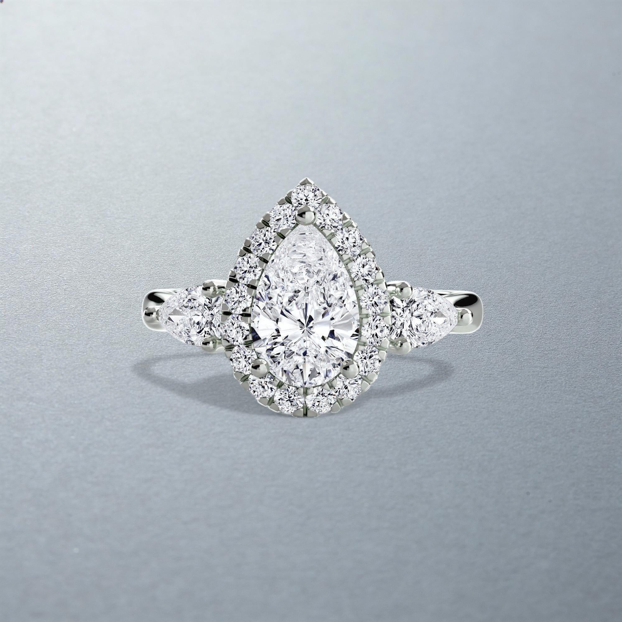 The Märta Halo Ring