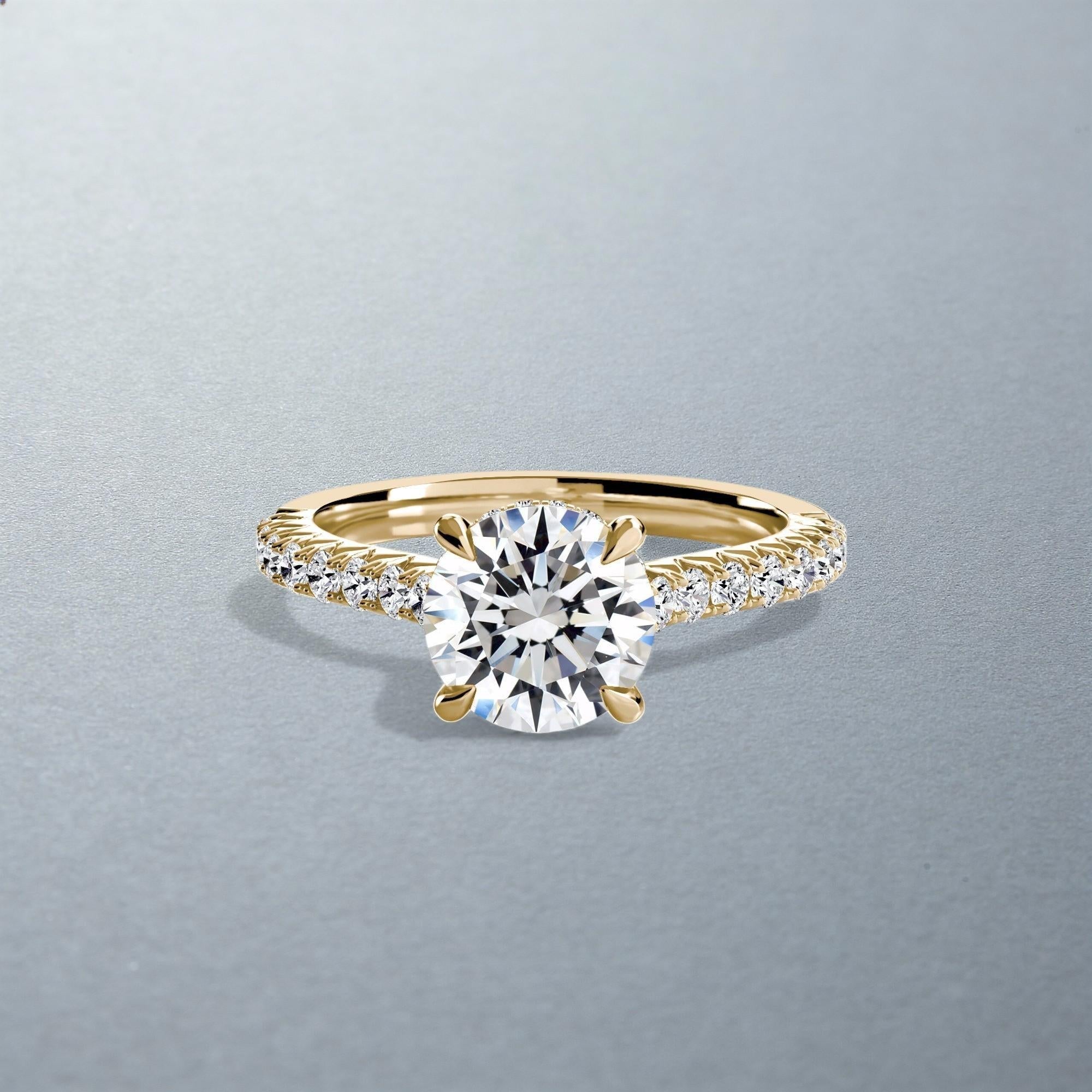 Carateu completed yellow gold ring in Europe size 50, showcasing a sleek band with a polished finish.