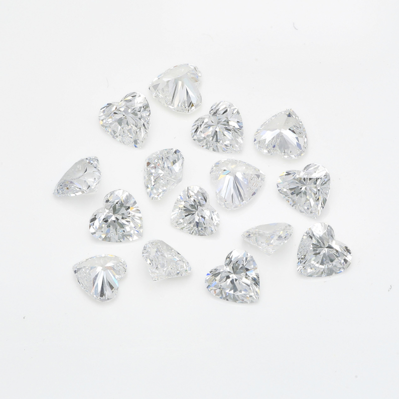 multiple heart shaped melee diamonds