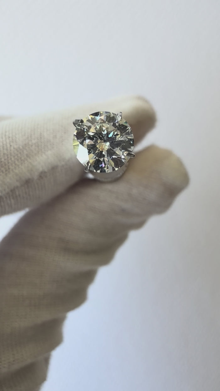 1.00 carat round brilliant cut diamond